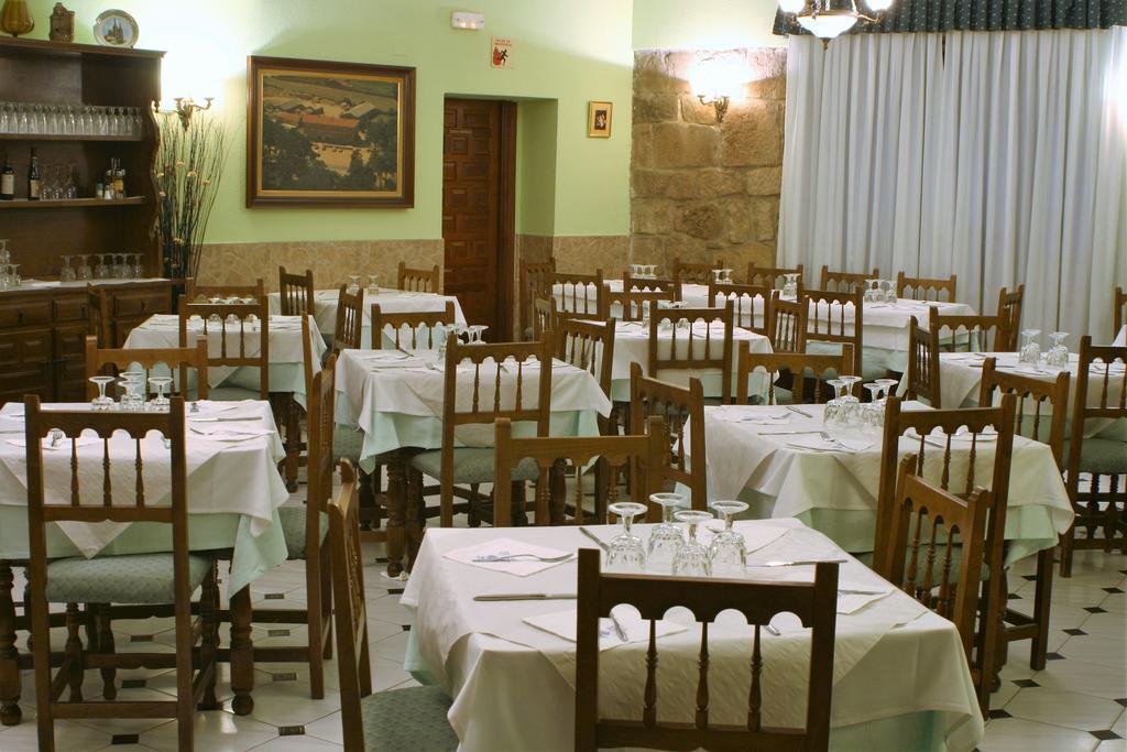 Hostal Visontium 비누에사 객실 사진